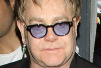 Je zázrak, že žiju! Říká Elton John o své minulosti