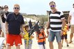 Elton John vyvezl rodinku k moři. Kam jinam než do oblíbeného Saint Tropez.