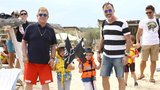 Elton John vyvezl rodinku na dovolenou: Výletník ze Saint-Tropez