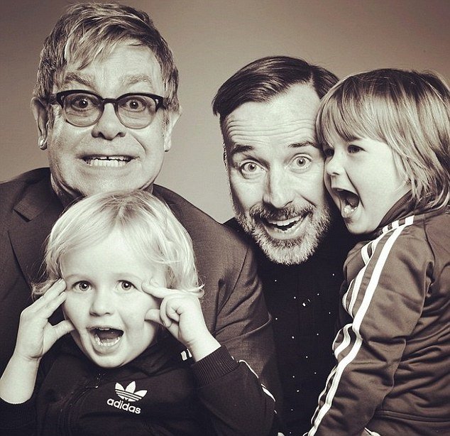 Elton John s rodinou