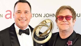 Elton John a David Furnish do toho znovu praští nejspíše už 21. prosince!