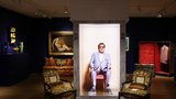 Elton John rozprodává svůj majetek: Nabízí svůj klavír, kostýmy nebo auto za miliony dolarů