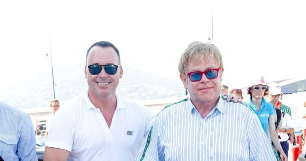 Elton John s manželem David Futnish