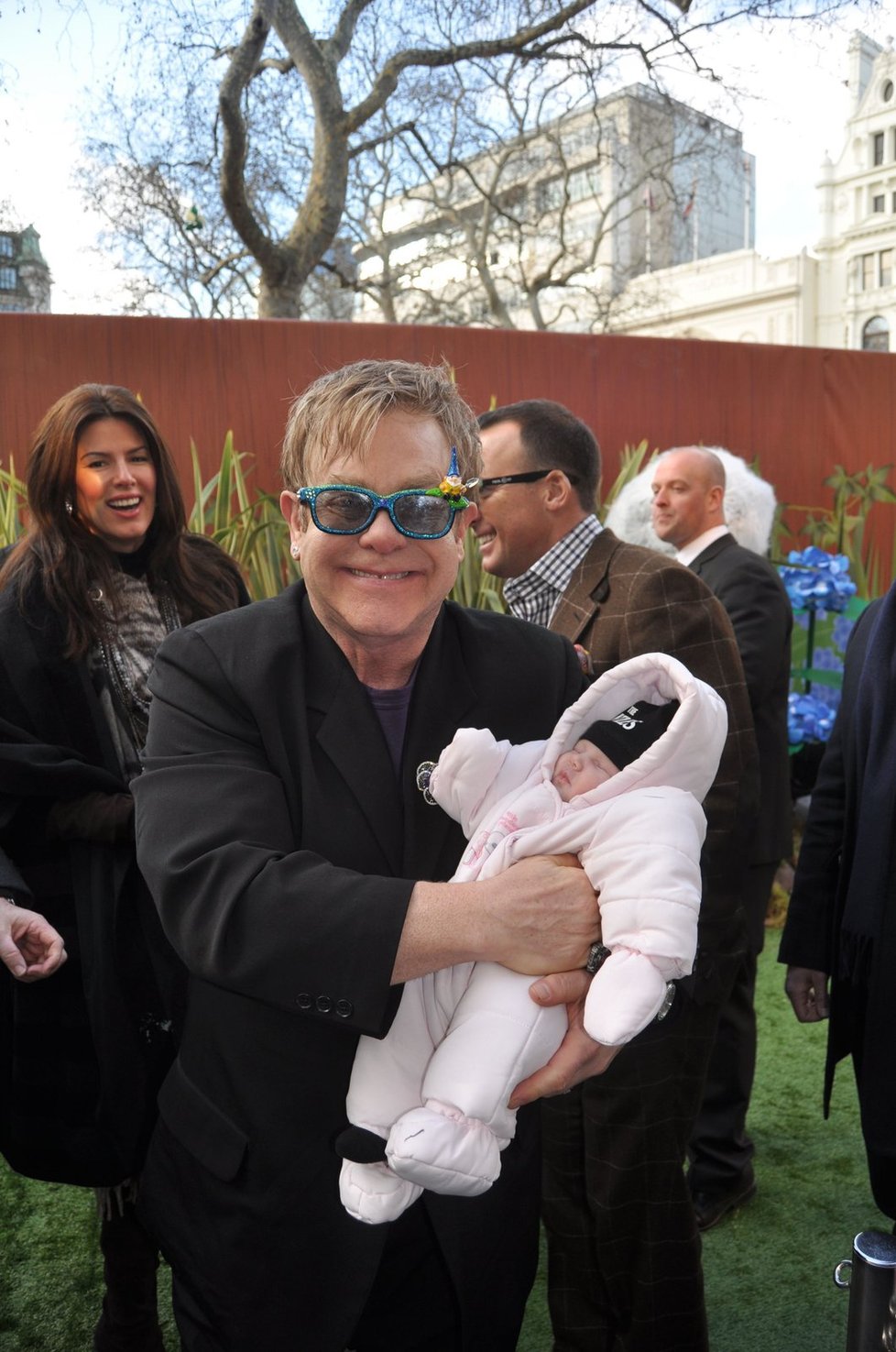 Elton John (64)