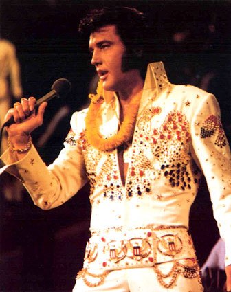 Elvis Presley - v 70. letech - unavený, kvůli lékům odulý, ale stále milovaný