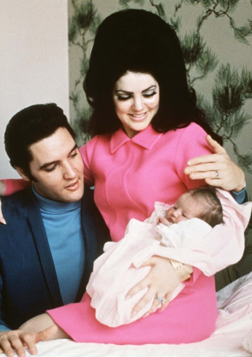 Elvis s manželkou a dcerou