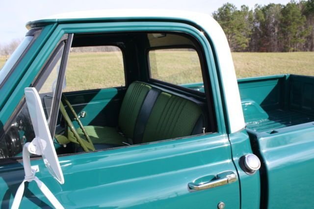 Elvis Presley 1967 GMC Pick-Up