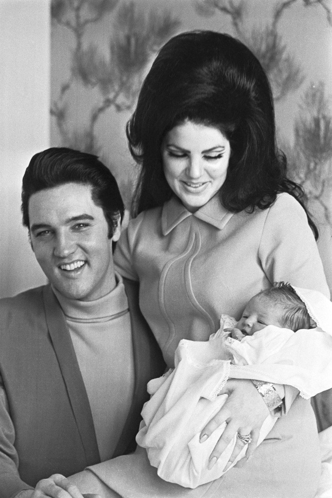 1968. Elvis, Priscilla a jejich dcerka Lisa Marie.