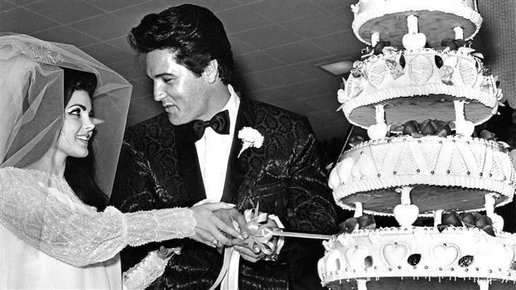Elvis si Priscillu vzal po delším vztahu roku 1967, za šest let se s ním rozvedla.