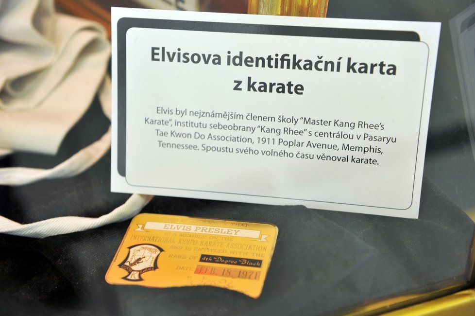 Výstava memorabilií Elvise Presleyho v Praze