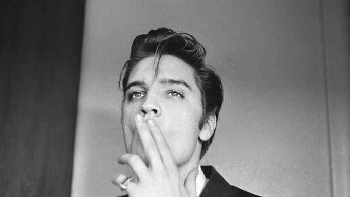 Král rock´n´rollu Elvis Presley v roce 1956.