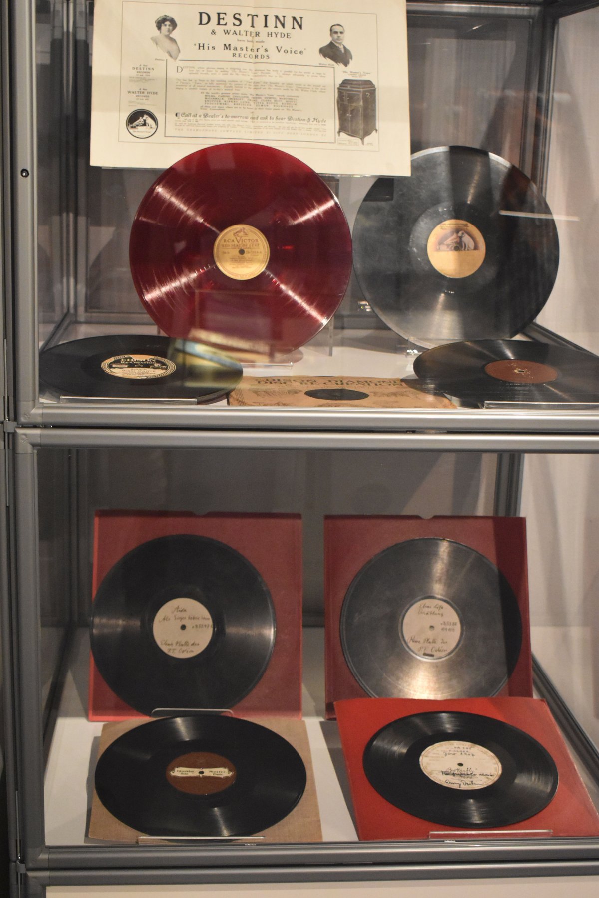 Gramodesky Muzeu se podařilo v minulých letech získat unikátní gramofonové desky s nahrávkami pěveckého umění Emy Destinnové. Jsou mezi nimi i zkušební výlisky s rukopisnými poznámkami pěvkyně či jejího manžela. První gramofonovou desku natočila diva v roce 1901. Kolekce desek má podle znalců nevyčíslitelnou cenu.