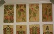 Tyto karty pocházejí z dob národního obrození. Je na nich například znázorněno hořící Národní divadlo nebo Borovského cesta do Brixenu.