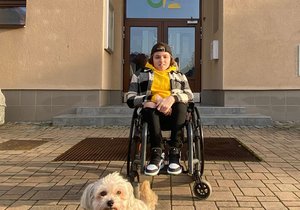 Ema (16) z Hodonína je upoutána na invalidní vozík, má být kvůli tomu diskriminována při vzdělávání?