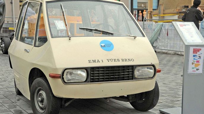 Toto je první československý elektromobil EMA1