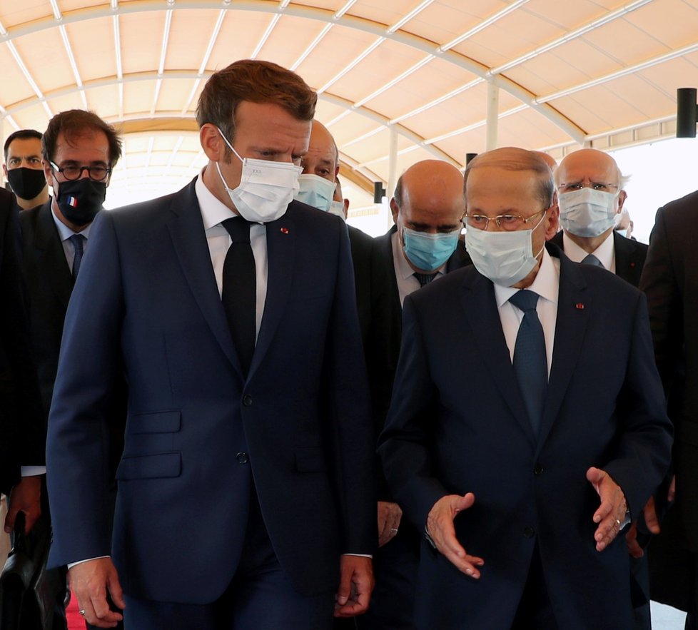 Francouzský prezident Emanuel Macron se v Bejrútu setkal se svým libanonským protějškem Michelem Aúnem. (6. 8. 2020)