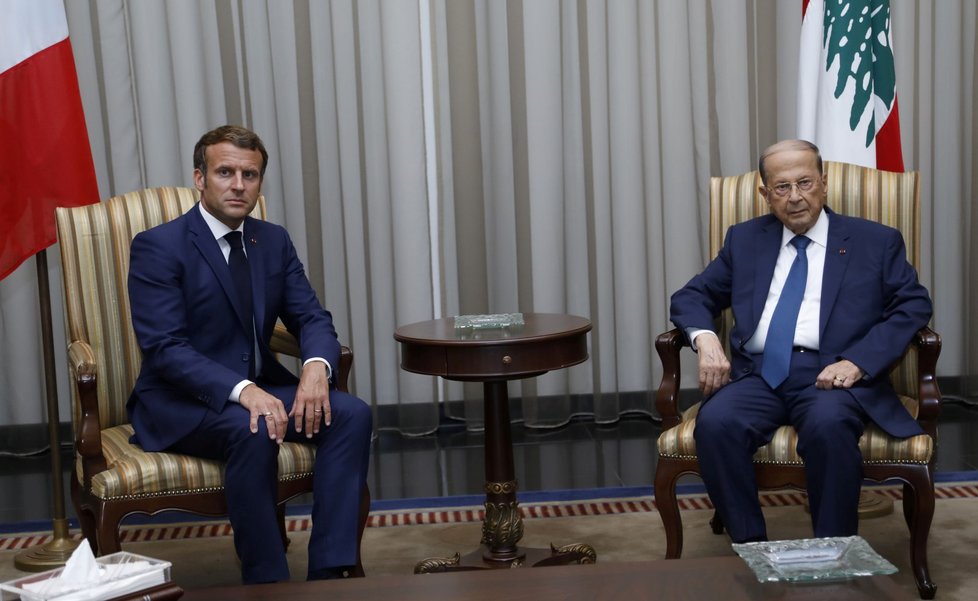 Francouzský prezident Emanuel Macron se v Bejrútu setkal se svým libanonským protějškem Michelem Aúnem. (6. 8. 2020)