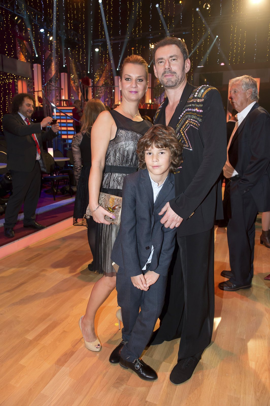 Emanuel Ridi se svou manželkou a synem.