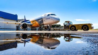 Akcionáři Embraeru schválili prodej divize americkému Boeingu, dohoda může změnit celý tržní segment