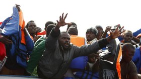 Přijde do Česka 1192 uprchlíků? Evropská komise chce přerozdělit dalších 40 tisíc běženců
