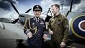 Generál Emil Boček a pilot Gripenu nadporučík Martin Špaček