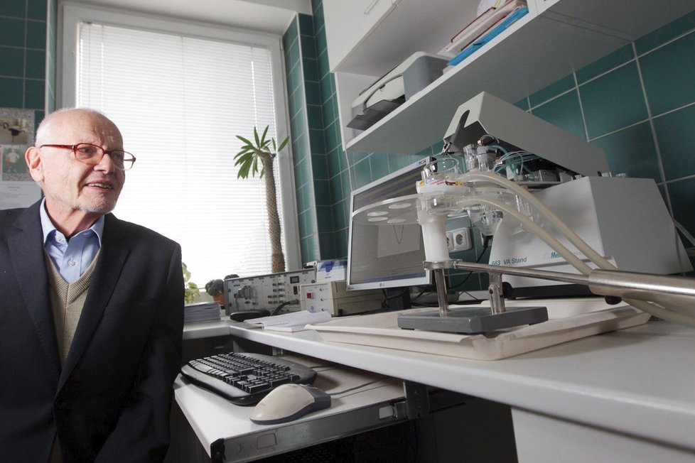 Ve věku 88 let zemřel biochemik Paleček, zabýval se výzkumem DNA.