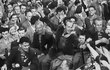 Emil Zátopek je jediným člověkem, který na jedné olympiádě vyhrál závody na 5 a 10 kilometrů i maratonský běh. Emil Zátopek je jediným člověkem, který na jedné olympiádě vyhrál závody na 5 a 10 kilometrů i maratonský běh.