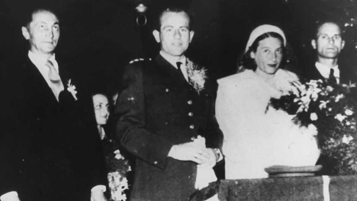 V říjnu 1948 se vzali.