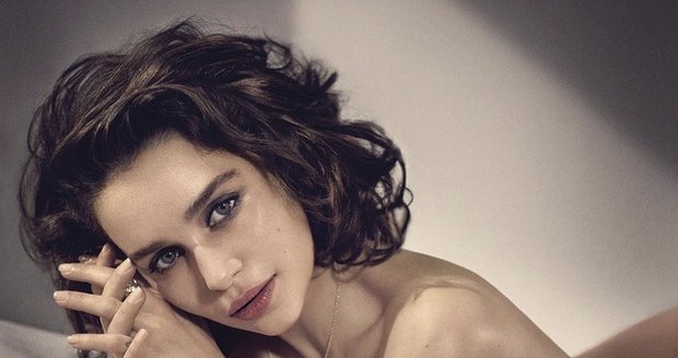 Emilia Clarke je krásná žena.