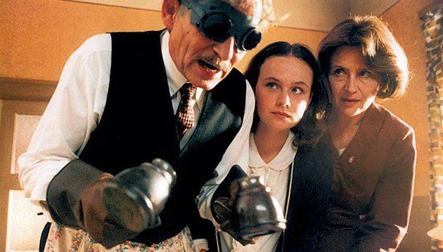 Emília Vášáryová ve filmu Pelíšky (1999)