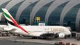 Společnost Emirates ze Spojených arabských emirátů varuje, že pokud se letecká doprava letos nevrátí na běžnou úroveň, bude potřebovat další peníze.