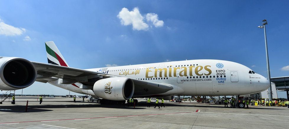 V Praze přistál Airbus A380 společnosti Emirates