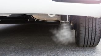 Přísnější evropské emisní limity vyjdou automobilky na miliardy eur