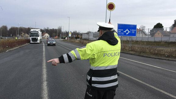 Policie bude dnes na 950 místech po celé ČR měřit rychlost aut