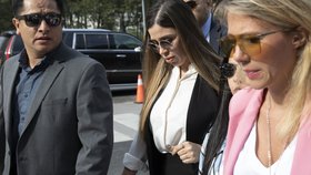 Manželka narkobarona „Prcka“ Guzmána se před washingtonským soudem přiznala ke svým zločinům.