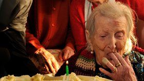 Nejstarší žena slaví 117. narozeniny: Recept na dlouhověkost? Dvě syrová vejce a samota