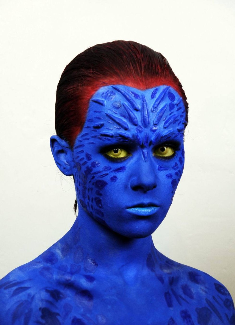 Postava Mystique z filmu X-Men.