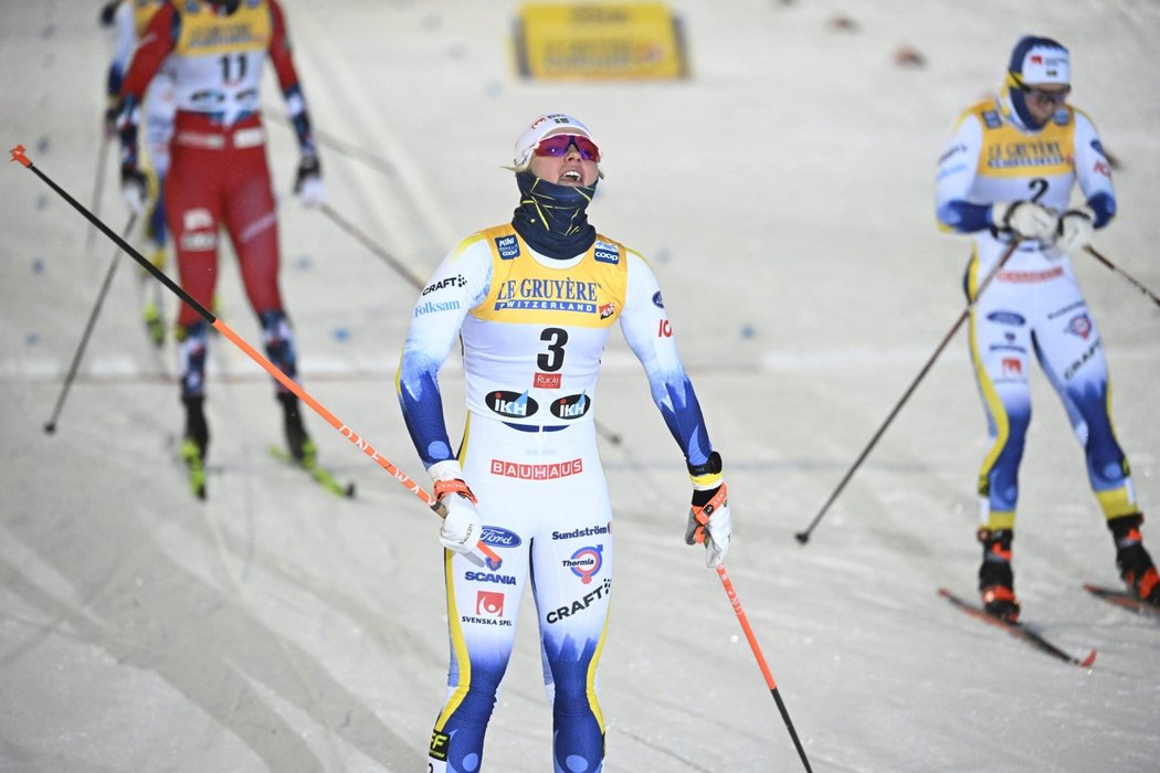 Ženský závod Světového poháru v Ruce v klasickém lyžování ovládla Emma Ribomová