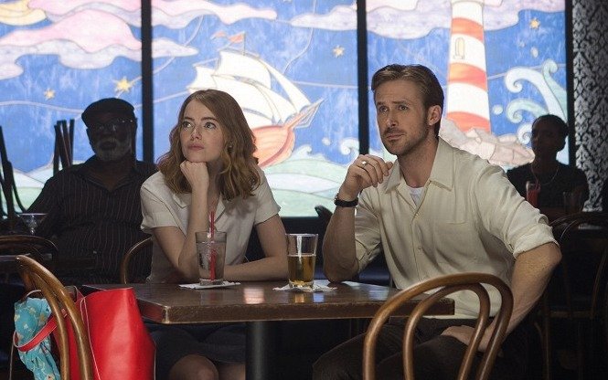 Emma Stone a Ryan Gosling v muzikálu La La Land