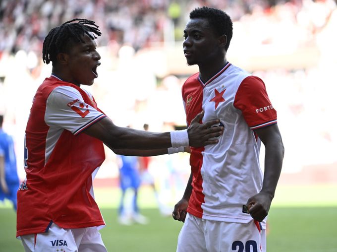 ONLINE: Slavia - Zbrojovka 4:0. Debakl! Čtvrtou branku přidal Jurásek, dvě zranění opor ONLINE: Slavia - Zbrojovka 4:0. Debakl! Čtvrtou branku přidal Jurásek, dvě zranění opor