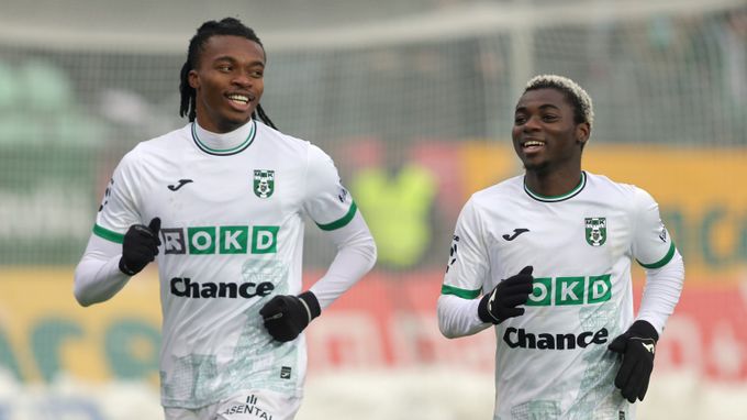 SESTŘIHY: Karviná - Hradec Králové 4:3. Gólové hody! Ayaosi vstřelil hattrick SESTŘIHY: Karviná - Hradec Králové 4:3. Gólové hody! Ayaosi vstřelil hattrick