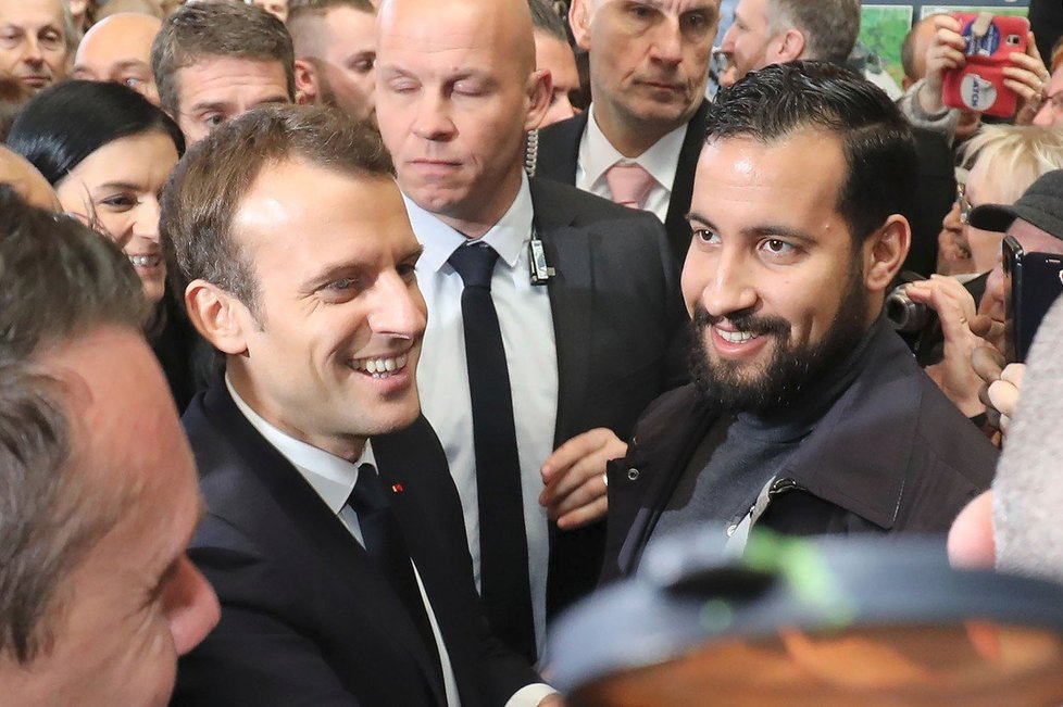 Prezident Francie Emmanuel Macron a jeho někdejší bodyguard Alexandre Benalla