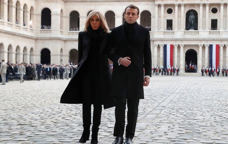 Francouzský prezident Emmanuel Macron s manželkou Brigitte.