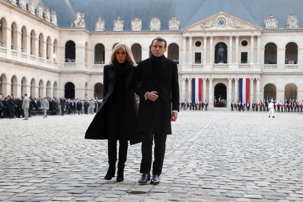 Francouzský prezident Emmanuel Macron s manželkou Brigitte.