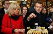 Emmanuel Macron s manželkou Brigitte Trogneuxovou, která je o 24 let starší.