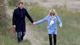 Emmanuel Macron s manželkou Brigitte, která je o 24 let starší.