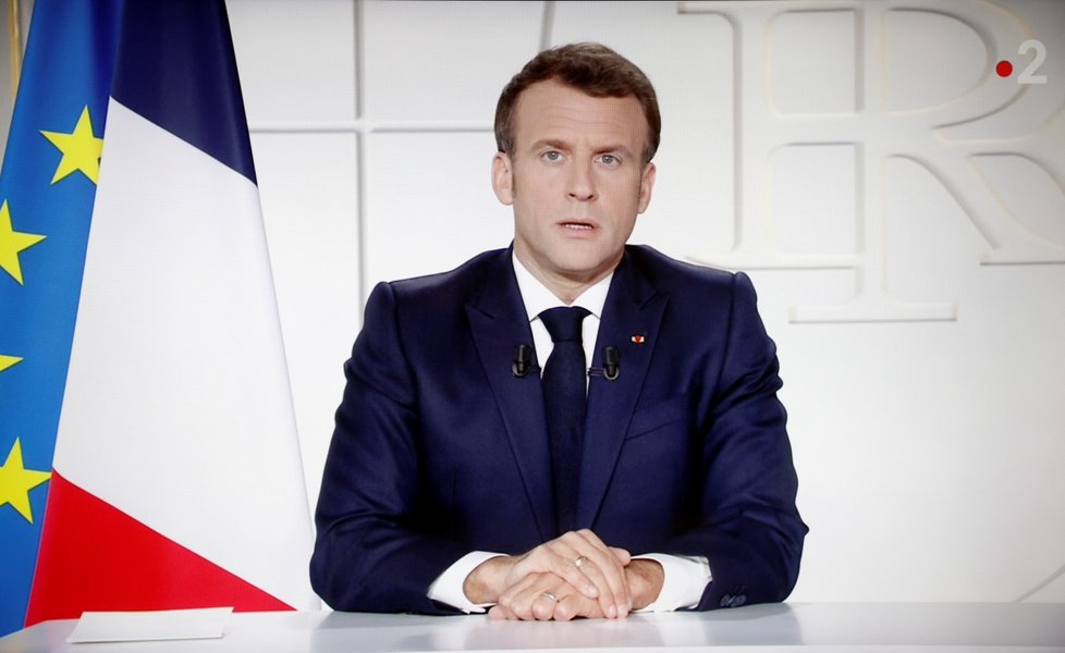 Francouzský prezident Emmanuel Macron oznámil další restrikce. Francouzský prezident Emmanuel Macron oznámil další restrikce.
