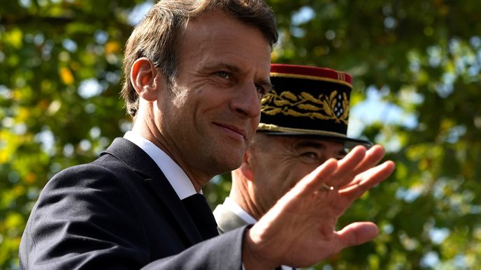 Francouzský prezident Emmanuel Macron na vojenské přehlídce (14.7.2022)