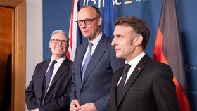 Emmanuel Macron, Keir Starmer a Friedrich Merz: Prezident Francie, britský premiér a německý kancléř pospolu