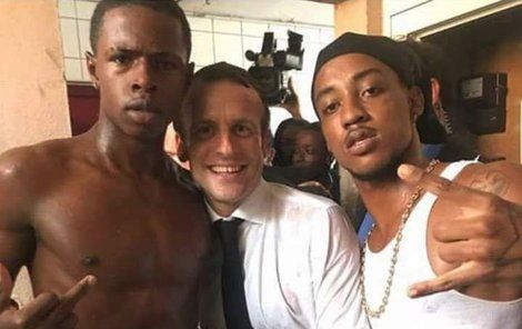 Tohle si Macron za rámeček nedá.